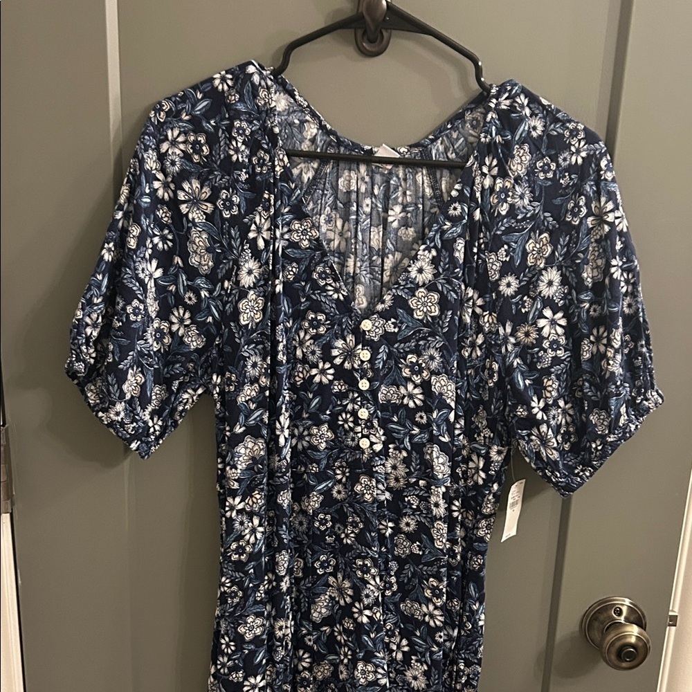 Old Navy Blue Floral Women's Maxi Dress Size Medium
